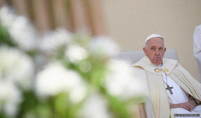 Зеленский верит в поддержку папой Франциском "мирной миссии"