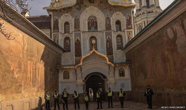 Судебное решение: Монахи УПЦ должны покинуть Киево-Печерскую лавру
