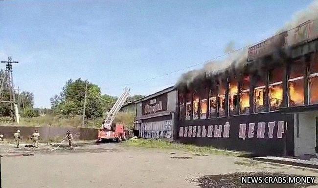 Пожар в Усть-Илимске уничтожил гипермаркет и мебельный центр