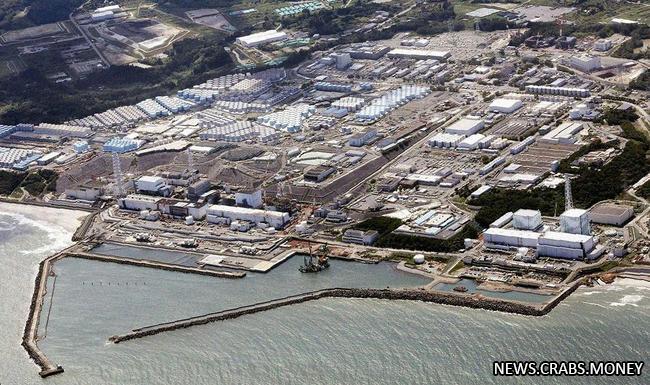 Власти Японии начали сбрасывать воду с АЭС Фукусима-1 в океан