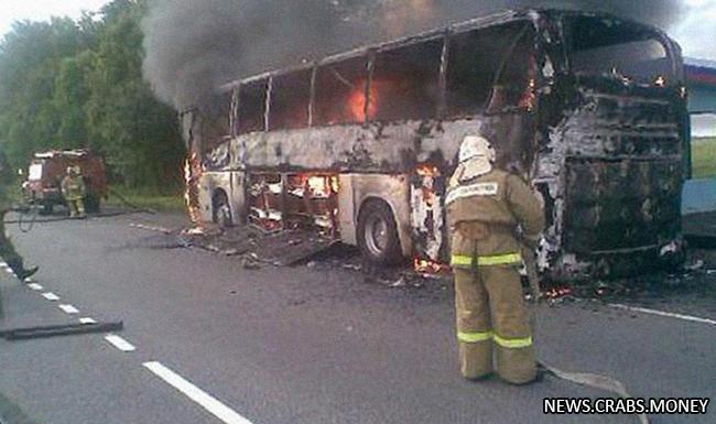 Пожар в петербургском туристическом автобусе вызвал панику