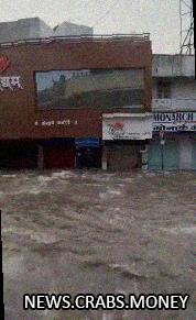Индийский город Нагпур охвачен наводнением после сильного ливня