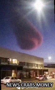 Кейптаун удивлен: в небе появилось красное облако супермяча