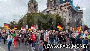 Массовые протесты в Берлине против передачи вооружения Украине.