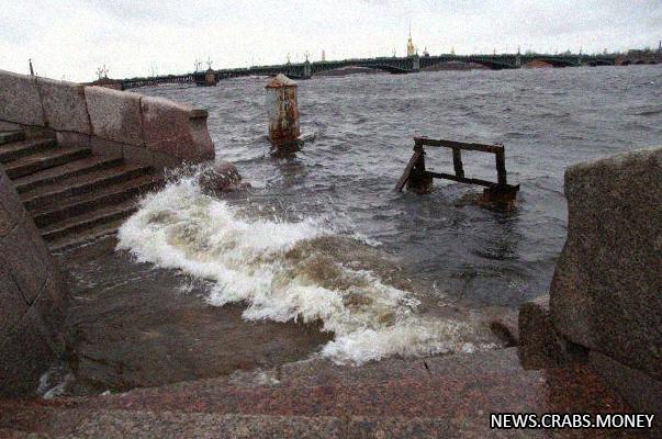 Ожидается наводнение в Петербурге: шторм и высокая вода.