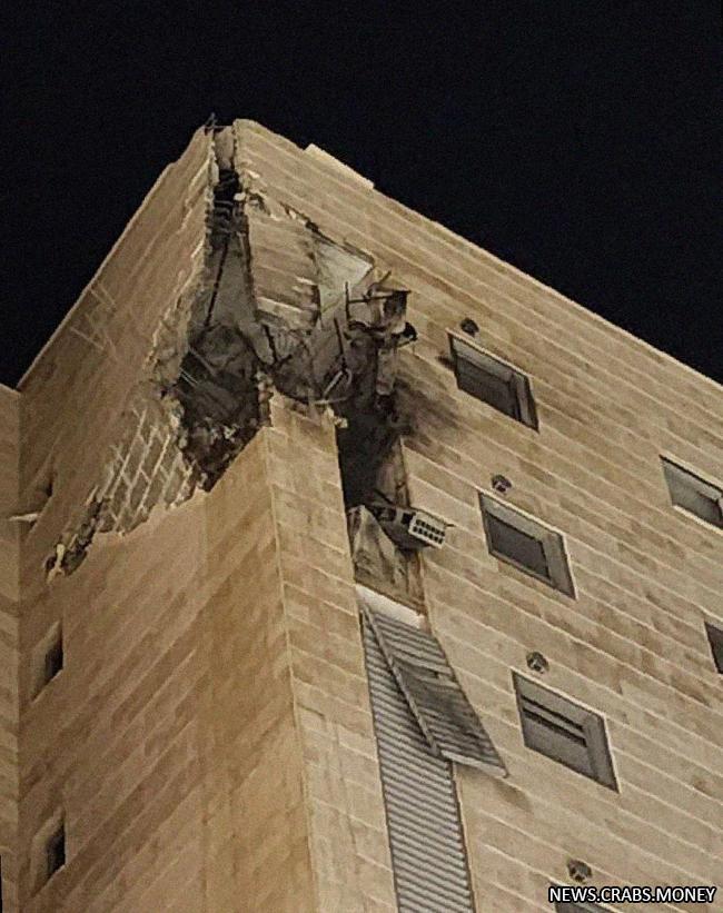 Кадры попадания в здание муниципалитета в Сдероте: страх и разрушения