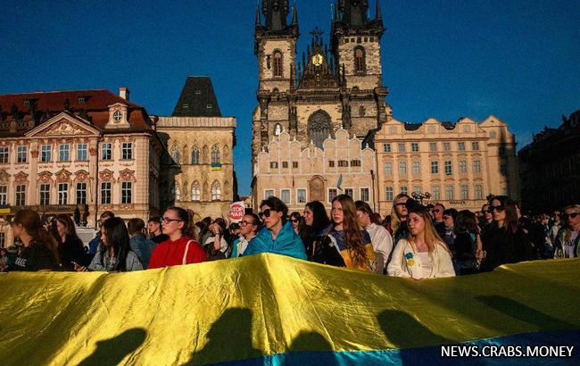 Налоги украинских беженцев в Чехии превышают их пособия