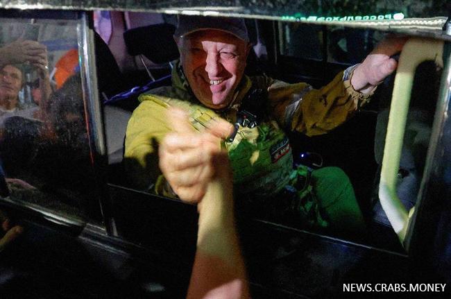Снимок, который впечатлил Reuters - Пригожин с Вагнером покидают Ростов