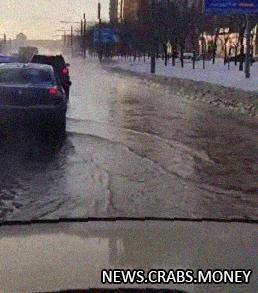 Аварии водопровода в Челябинске: улицы затоплены, отключили отопление