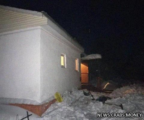 Трагедия в Калужской области: ребёнок погиб при сходе снега с крыши.