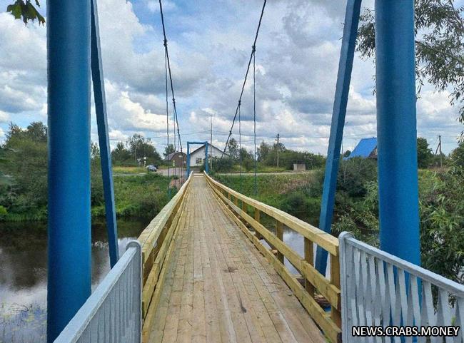 В Карелии обрушился пешеходный мост в деревне Судалица после ремонта