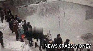 Глыба льда практически убила посетителей военкомата в Люберцах