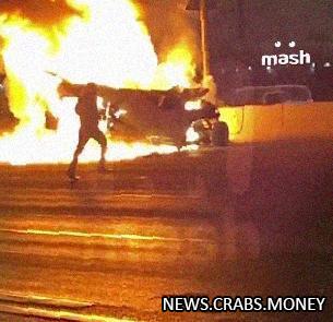 Жёсткая авария на МКАДе: двое погибших и перевернутый и горящий автомобиль.