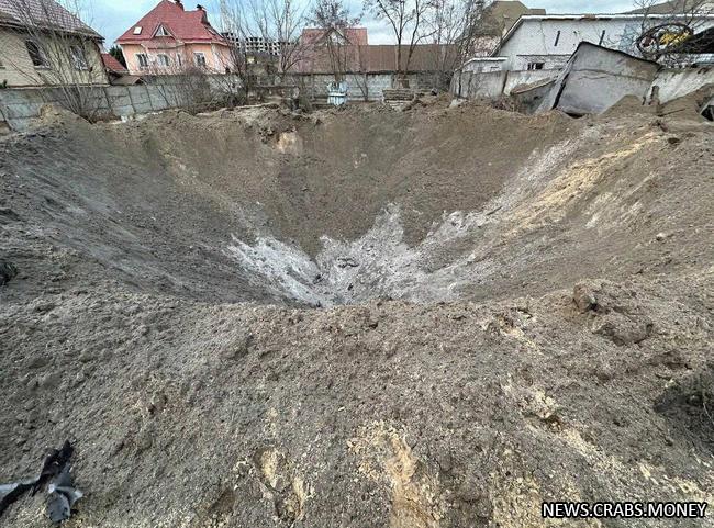 Гигантская воронка возле Дарницкого района: новость в Украине
