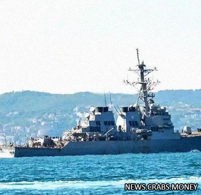 Хуситы обстреляли эсминец США в Красном море