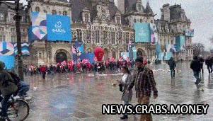 Профсоюзы Франции провели акцию у мэрии Парижа, требуя лучших условий на Олимпиаде