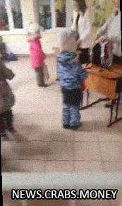 В Красноярской школе проверяют первоклашек на оружие из-за потерей безопасности