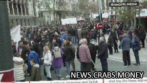 Рабочие Греции начали 24-часовую забастовку - СМИ