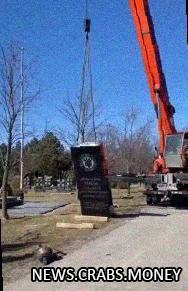 Снесли памятник дивизии СС "Галичина" в Торонто