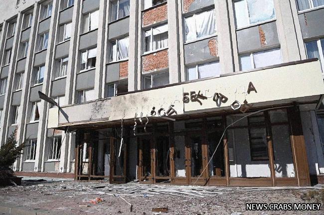Беспилотник атаковал здание в Белгороде: шокирующие кадры