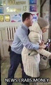 Женщину задержали в Екатеринбурге с зелёнкой на избирательном участке