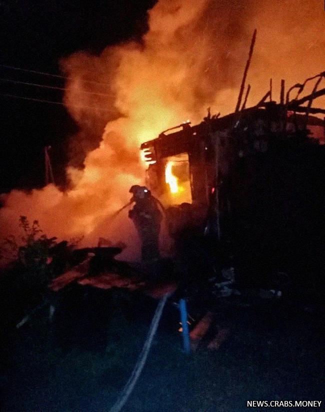 Вражеские дроны атаковали Теткино: сгорели три дома